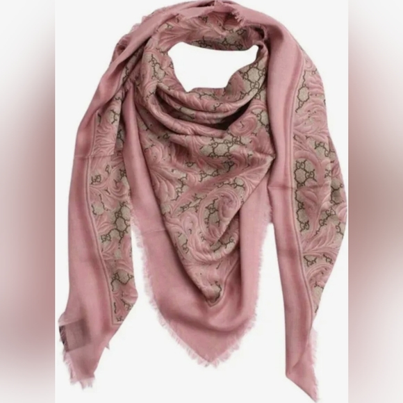 (NWT) Gucci scarf/wrap in size 55"ร55" - Picture 6 of 9